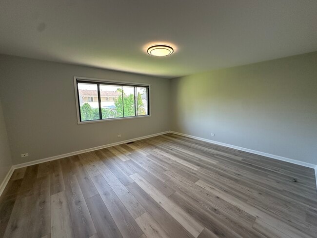 Building Photo - 190 Bourne Ln