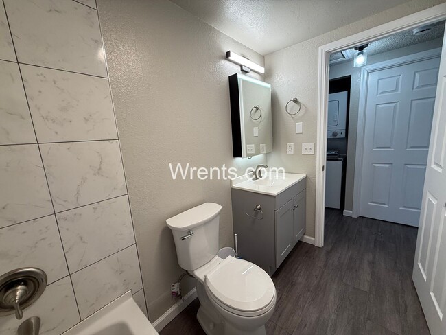 Building Photo - 6319-6321 N Stevens St