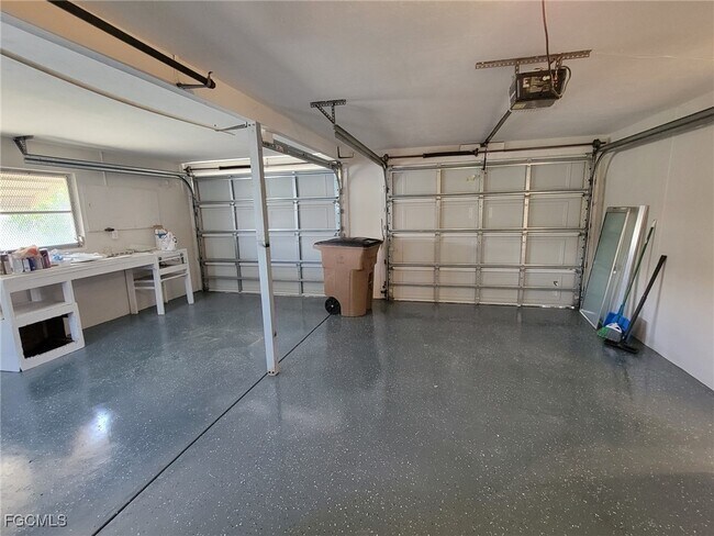 Building Photo - 209 Rockcliff Ave