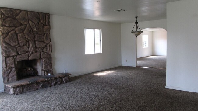 Building Photo - 1172 Louden Ln