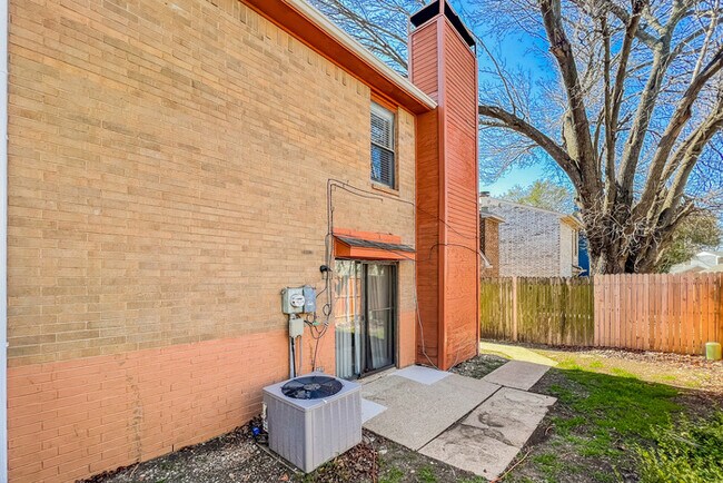 Building Photo - Spacious Duncanville 3-Bedroom Home