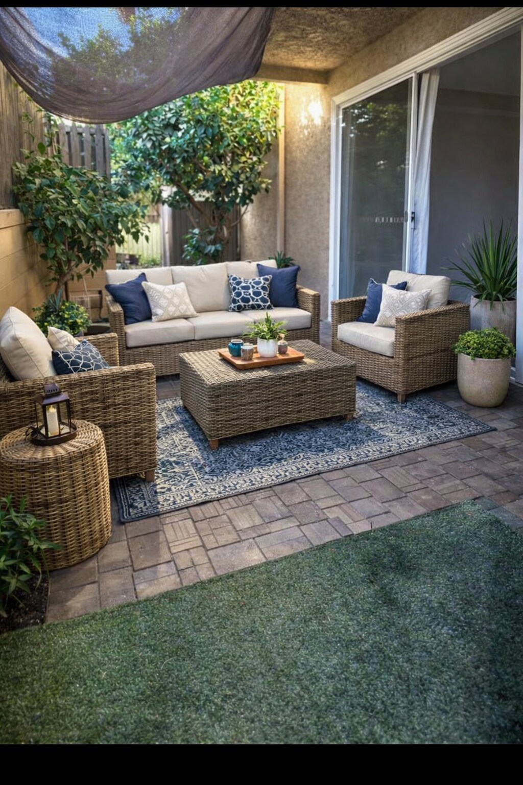 Building Photo - 640 W 4th St