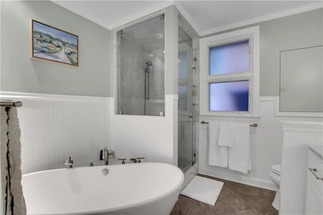 Building Photo - 925 Highland Terrace NE