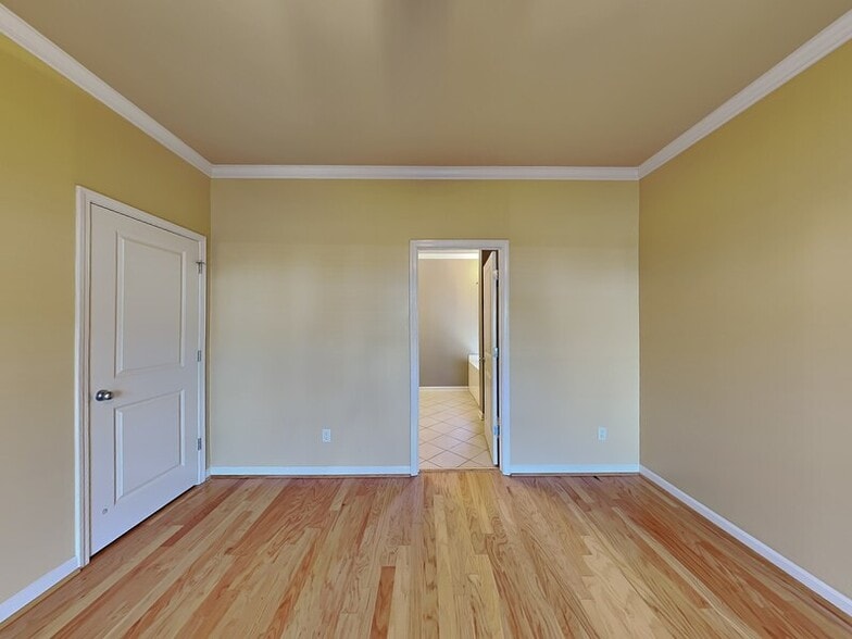 Building Photo - 1036 Portobello Rd