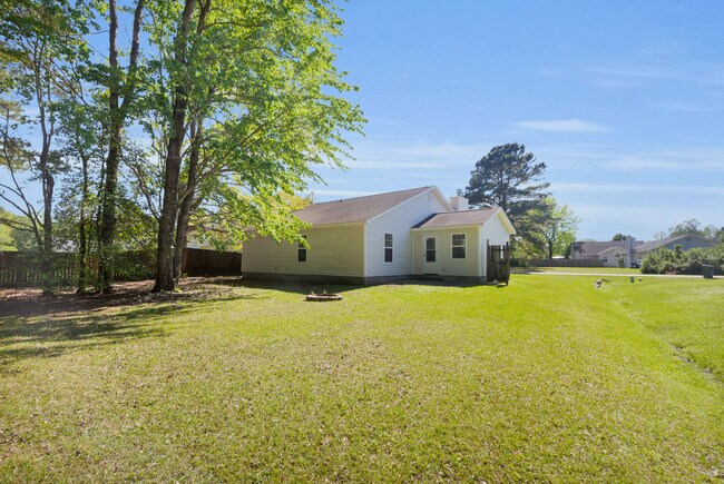 Building Photo - 334 Palamino Trail