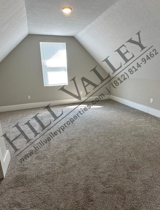 Building Photo - Two Bedroom Home, Close to Downtown/ISU Campus