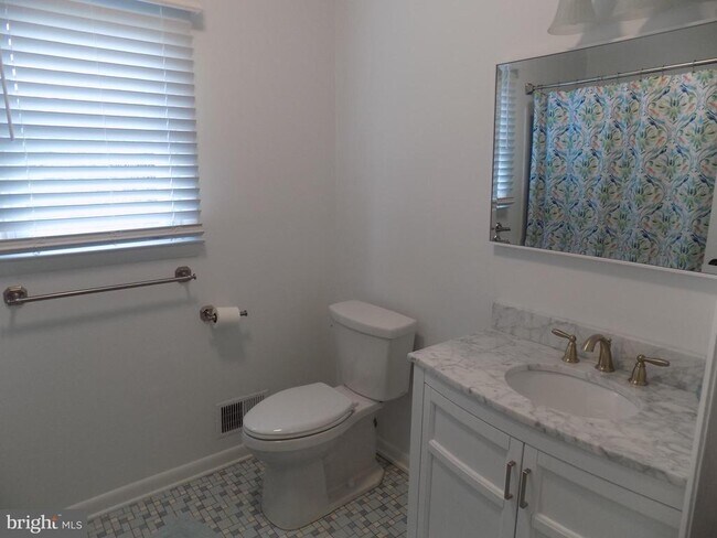 Building Photo - 313 Glenville Rd