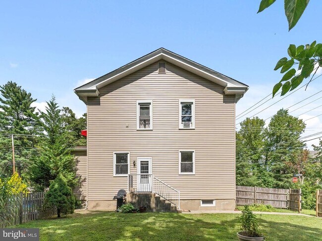 Building Photo - 13 Haddon Ave