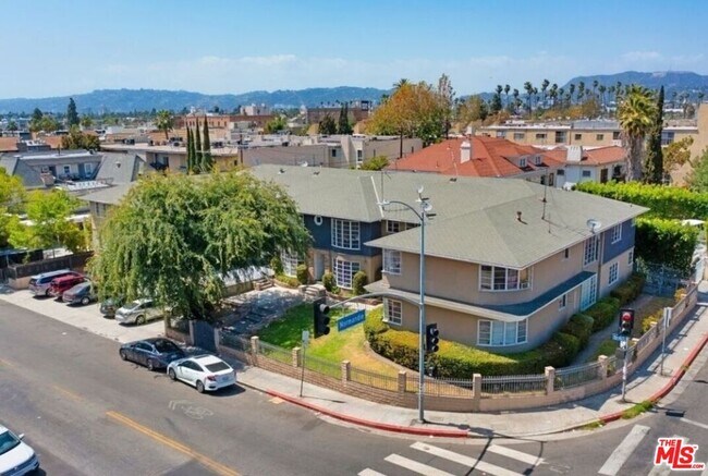 Building Photo - 3901 4th St