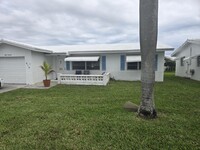 Building Photo - 814 SW 18th Ct