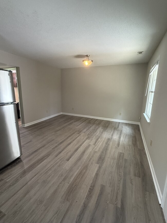 Building Photo - 117 Brightwood Cir
