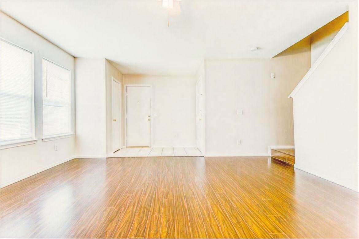 Building Photo - Room in Duplex on W Walton Way