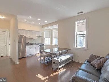 Building Photo - 1101 N 3rd St