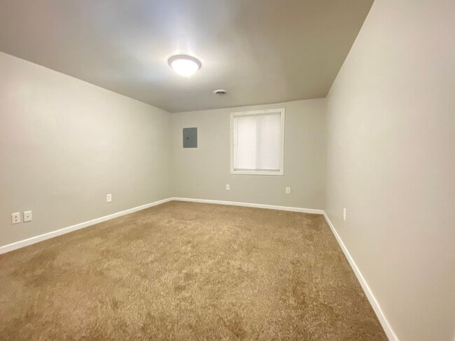 Building Photo - 3 Bedroom Home In Chesterton