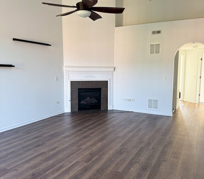 Building Photo - 16600 Liberty Cir