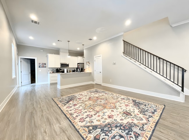 Building Photo - 308 Poplar St