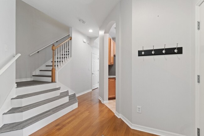 Building Photo - West Meadows 3 Bedroom Townhome Awaits!
