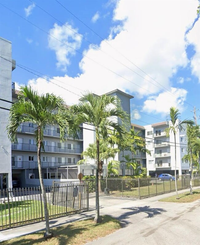 Primary Photo - 900 SW 84th Ave
