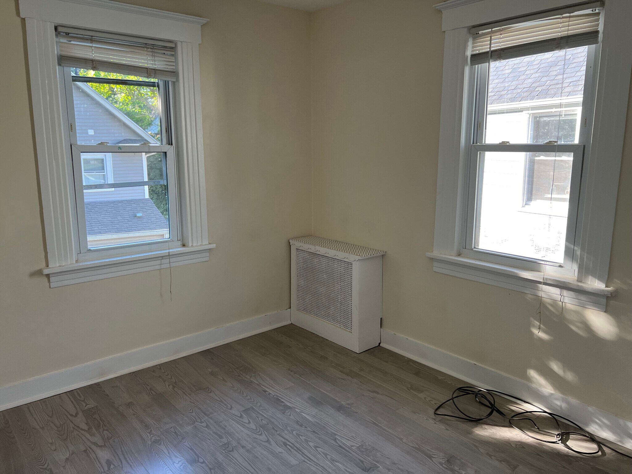 Building Photo - 54 Ashwood Ave