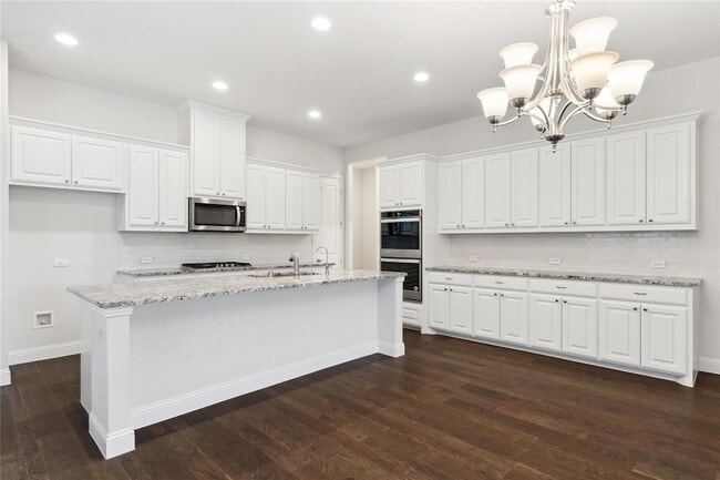 Building Photo - 717 Steppe Dr