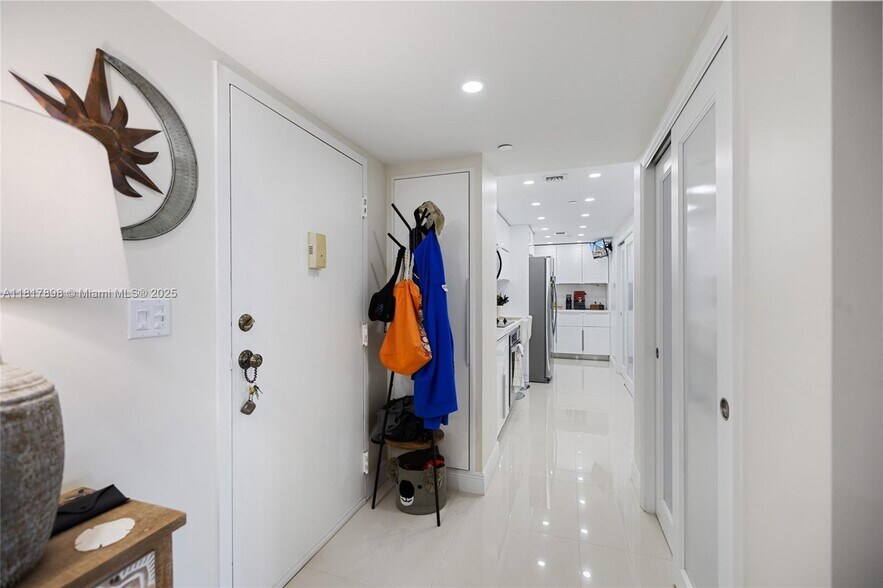 Building Photo - 3200 Collins Ave