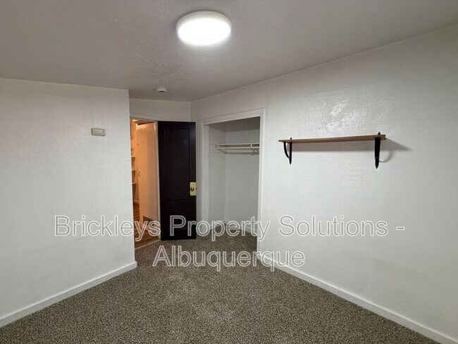 Building Photo - 313 Cornell Dr SE
