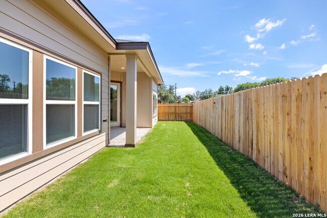 Building Photo - 405 Park Cir