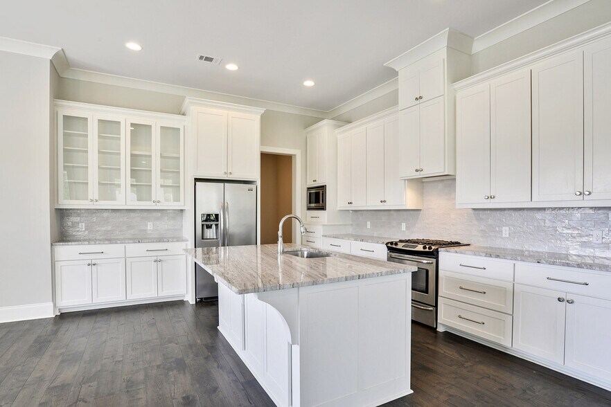 Building Photo - 2032 Perennial Ln