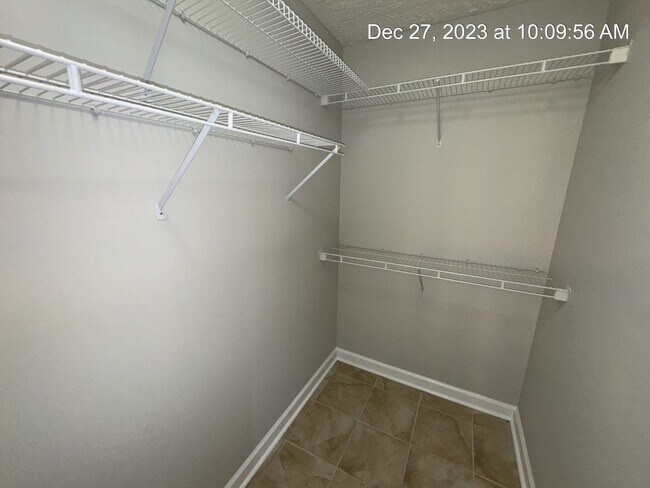 Building Photo - 332-5 Bubble Creek