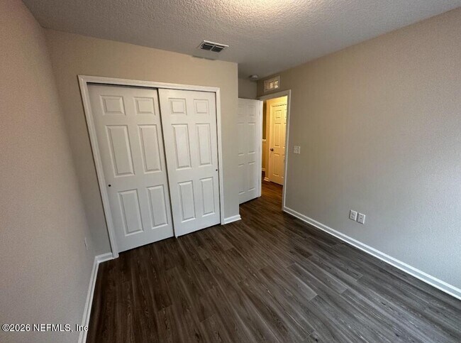 Building Photo - 8206 Halls Hammock Ct