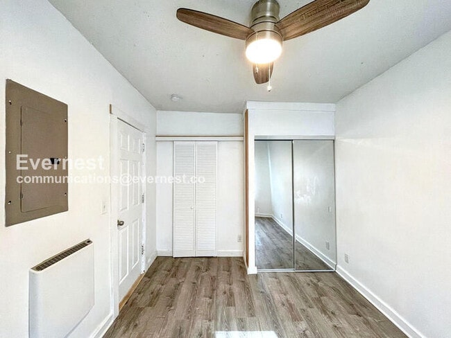 Building Photo - 102 Chestnut St