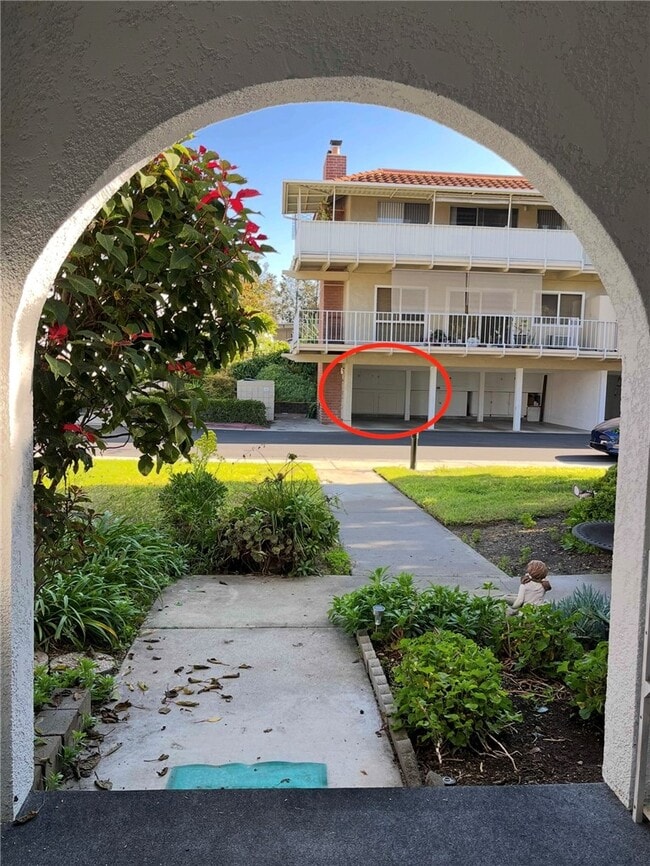 Building Photo - 2302 Via Puerta