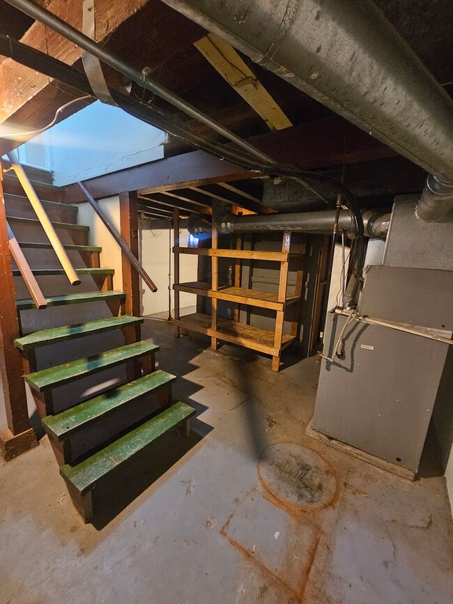 Building Photo - 5824 Grand Ave