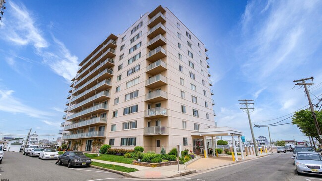 Primary Photo - 6101 Monmouth Ave