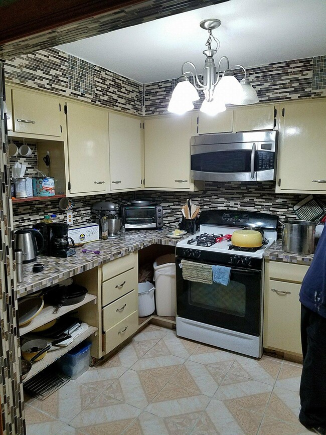 Building Photo - 2853 Chesfield Dr