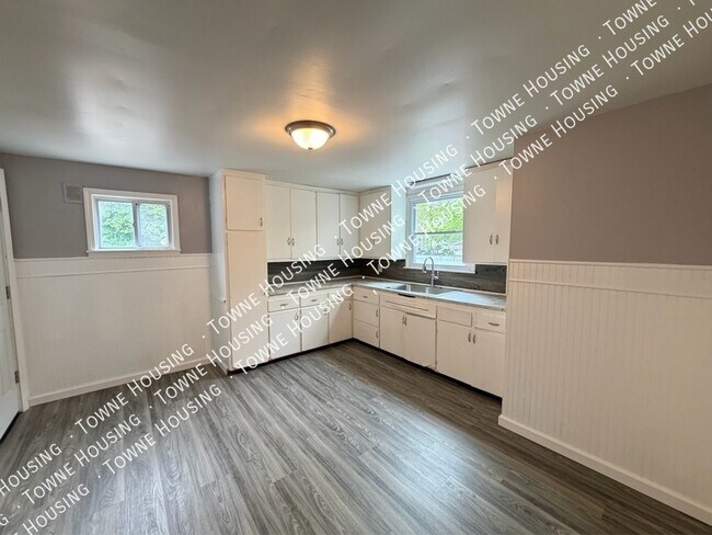Building Photo - 311 Herkimer St