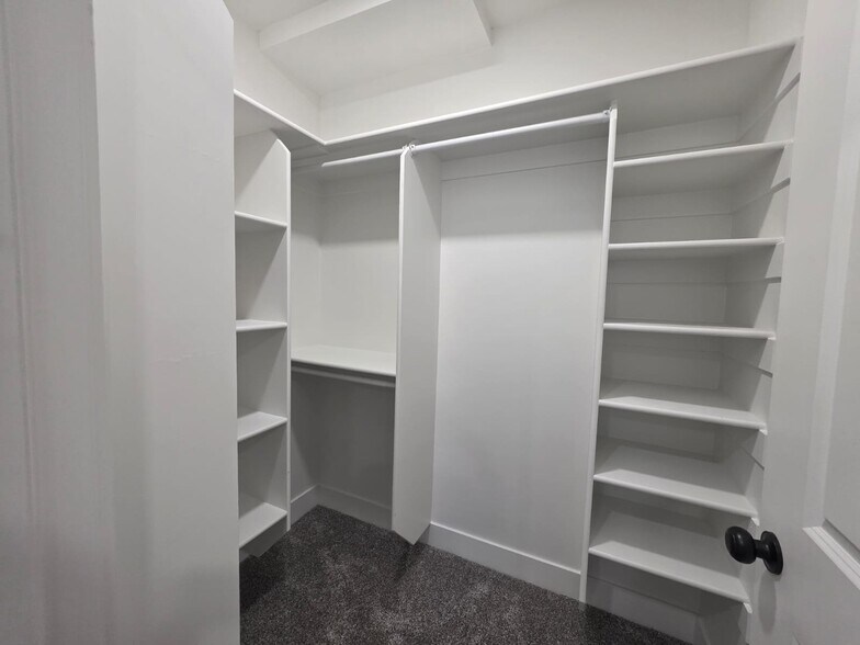 Building Photo - 13554 S Watts Ln