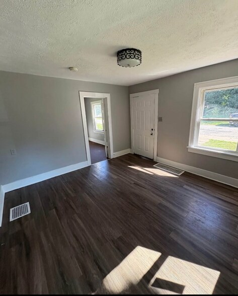 Primary Photo - 238 W Peoria Ave