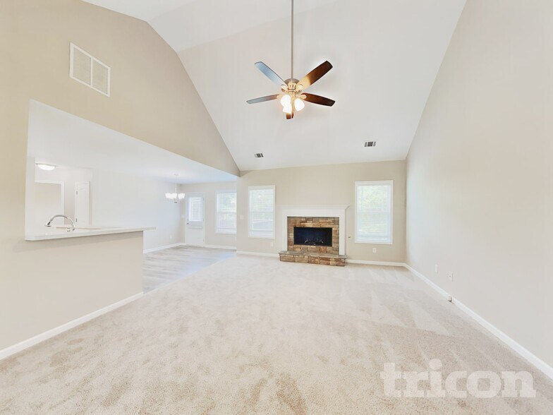 Building Photo - 217 Arbor Dr