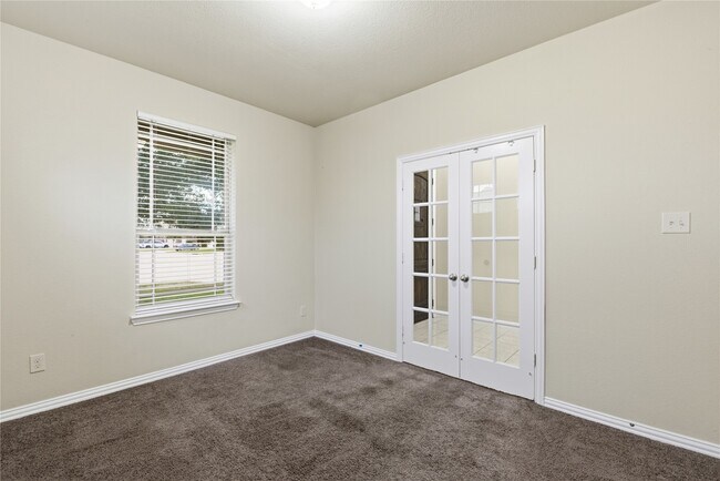 Building Photo - 4802 Taylor Drive