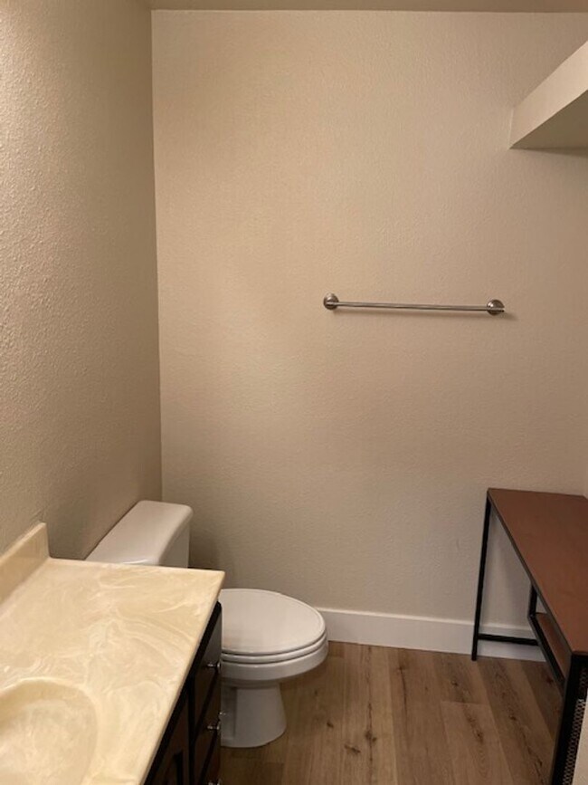 Building Photo - This Anderson Home is a Must See! Amazing Views of Lassen!