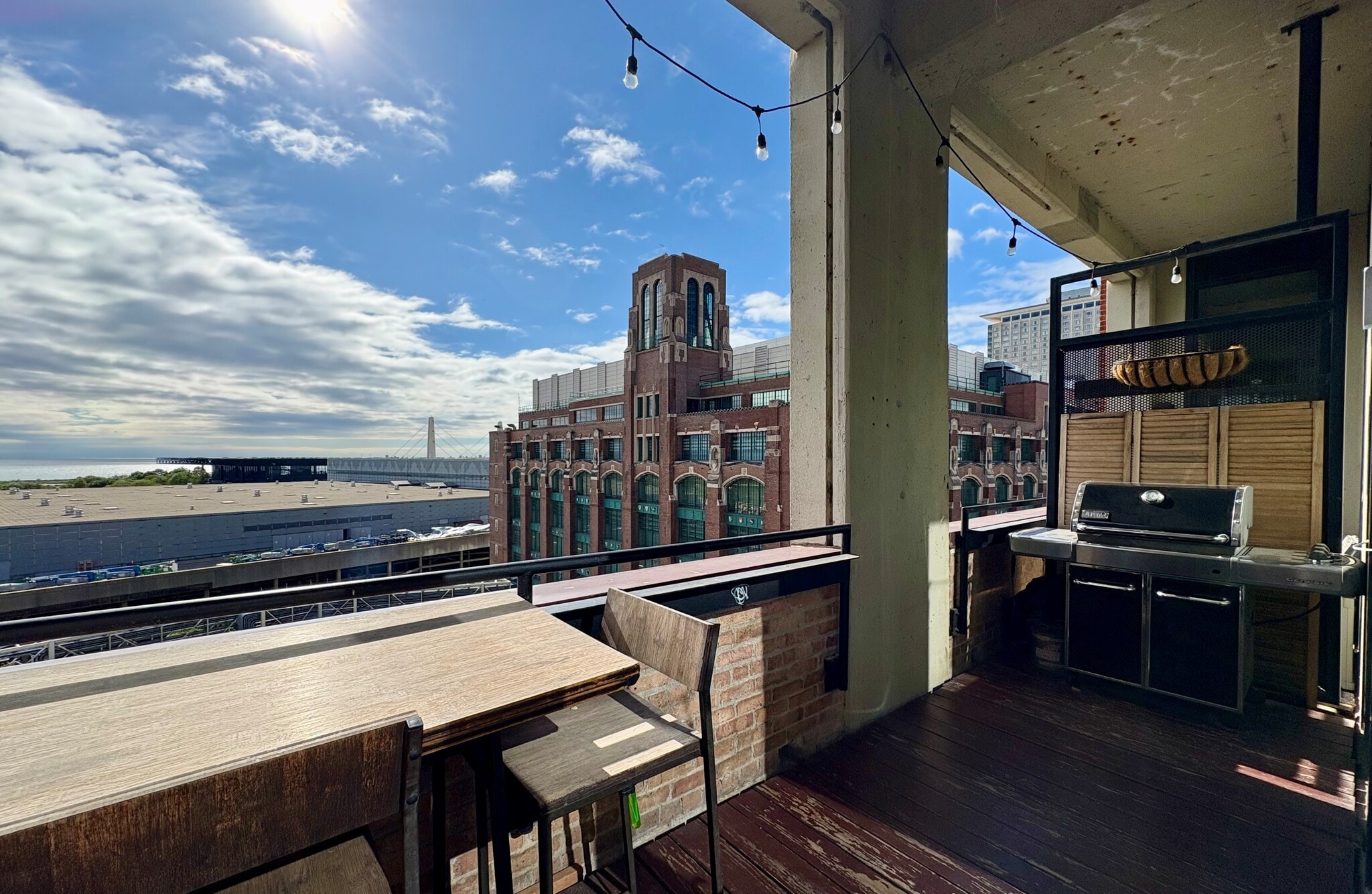 balcony south - 320 E 21st St
