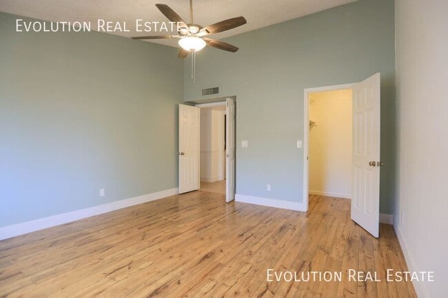Building Photo - 6443 E Sandra Terrace