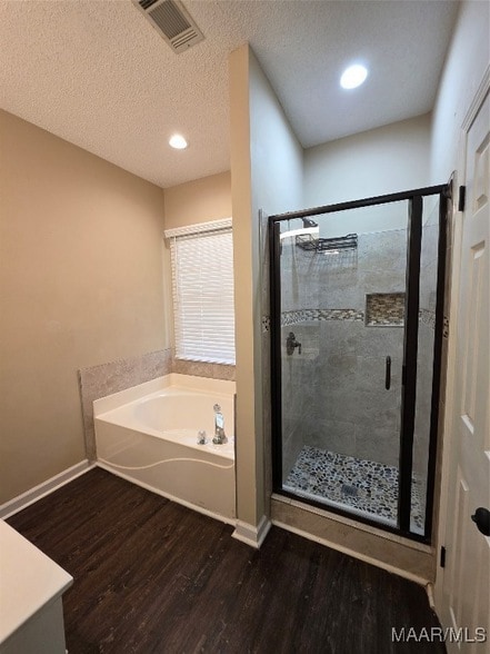 Building Photo - 2230 Kingsbury Dr