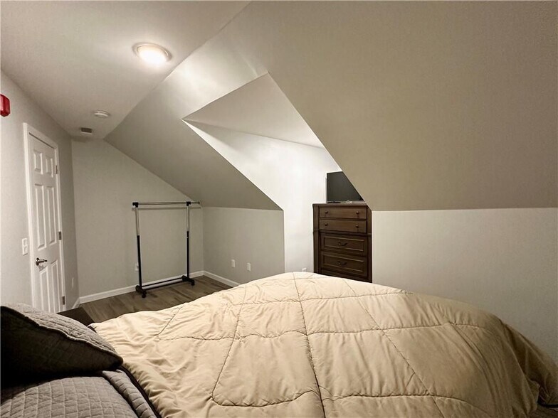 Building Photo - 29 Ann St