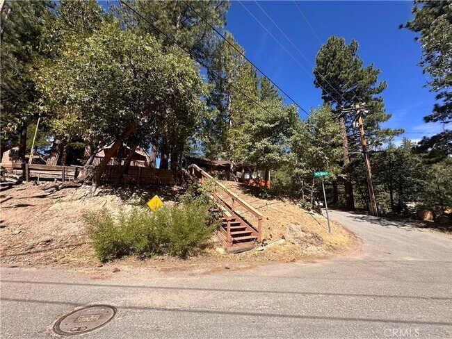 Building Photo - 2242 Deep Creek Dr