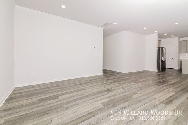Building Photo - 409 Willard Wds Dr
