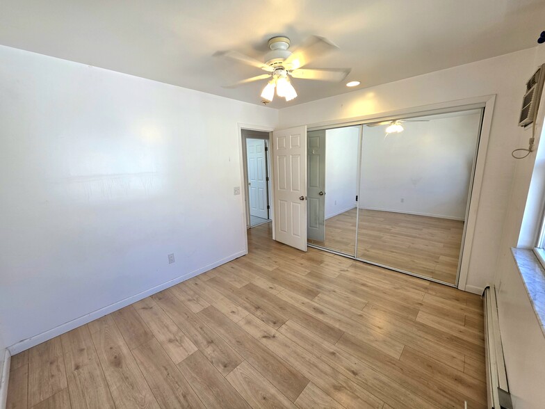 Building Photo - 40 Carlton Ave