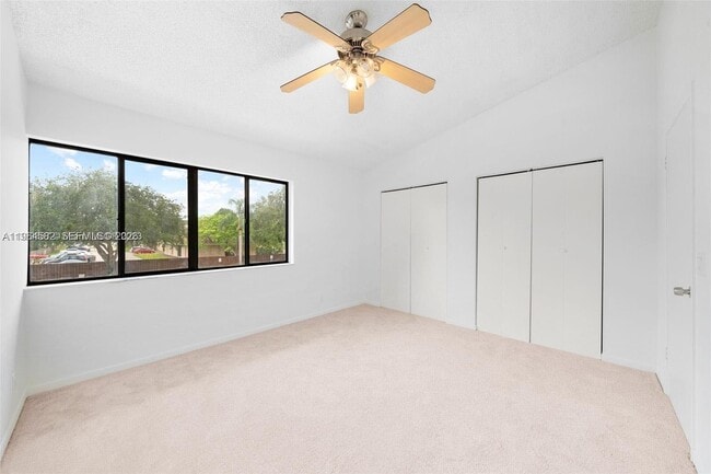 Building Photo - 7041 SW 42nd Pl