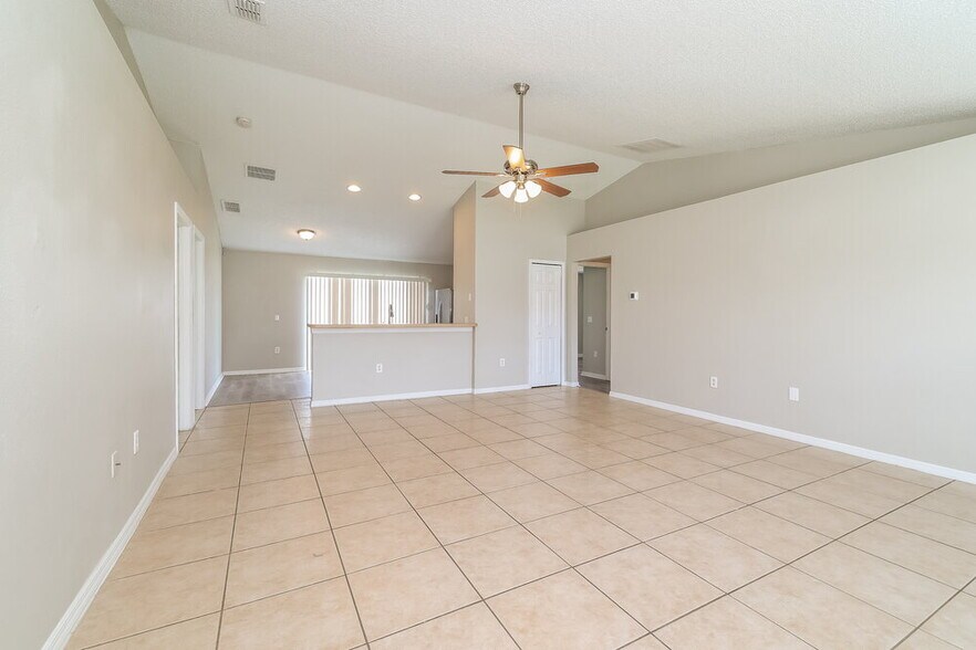 Building Photo - 1140 Chesterfield Ct